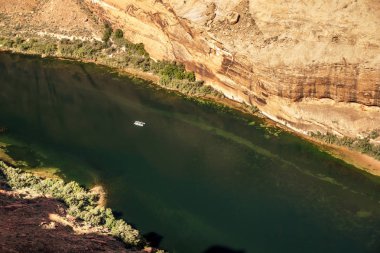 Colorado Nehri üzerinde küçük Sal