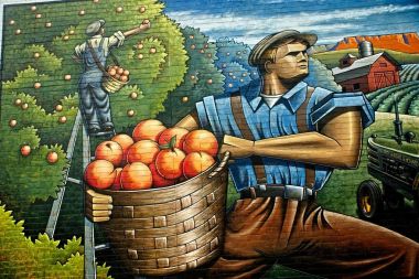 Cortez, Co ABD, 17 Eylül 2017: Hasat zamanı, Brad Godell sanatçının 2011 duvar Cortez, Colorado, çalışmaları devam eden Yönetim (Wpa) duvar resimleri büyük depresyon sırasında öne.