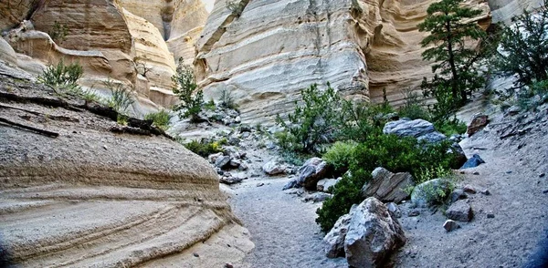 Trail Testa Fessura Canyon Bizzarre Formazioni Rocciose Tent Rocks — Foto Stock