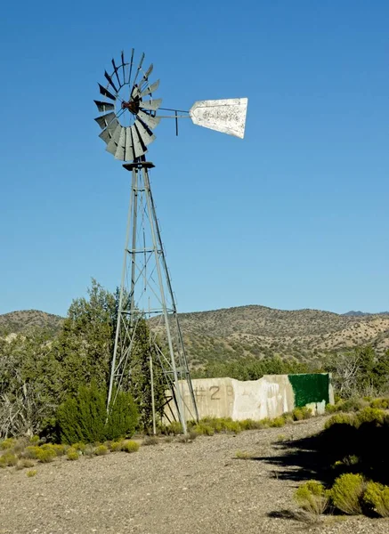 Dilapidated Western Water Wheel Iconic Symbol Old West Pure Blue — Stock Photo, Image