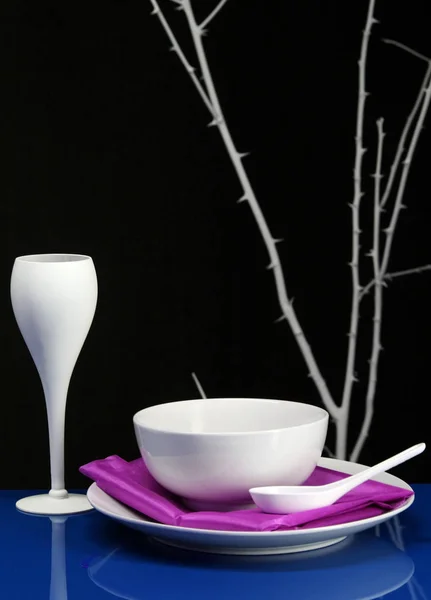 Uma Mesa Jantar Moderna Azul Roxo — Fotografia de Stock