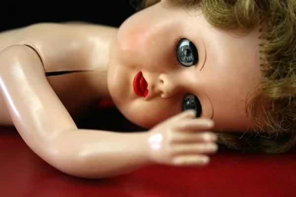 Broken Doll — Stock Photo, Image