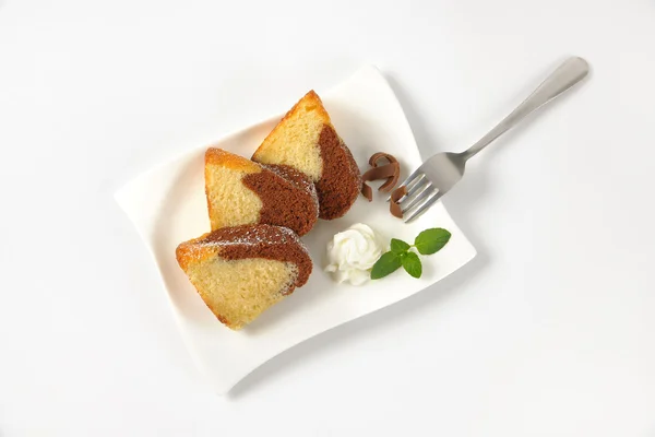 Řezy z mramoru Péřovej koláč — Stock fotografie