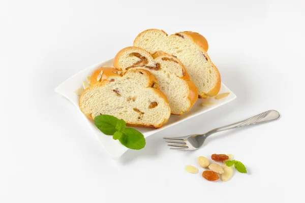 Rebanadas de pan dulce trenzado —  Fotos de Stock