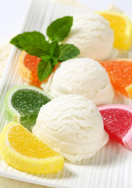 Ice cream with jelly candy — Stock Photo, Image