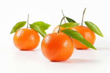 mandalina yaprakları ile