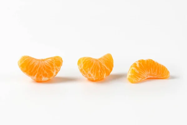 Segmentos pelados de mandarina — Foto de Stock