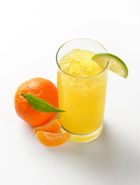 Vaso de jugo de mandarina — Foto de Stock