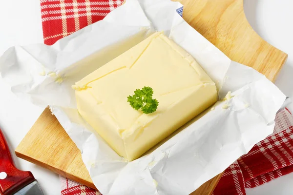 Bloque de mantequilla fresca —  Fotos de Stock
