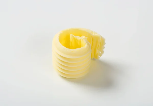 新鲜的黄油卷曲 — 图库照片