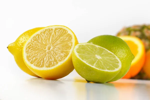 Fructe proaspete de citrice — Fotografie, imagine de stoc