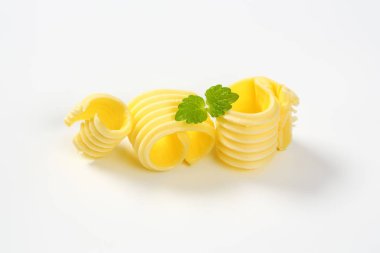 Üç tereyağı bukleler