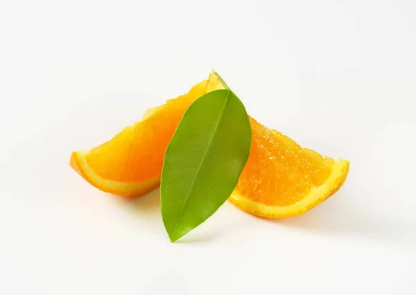 Cuñas naranjas frescas —  Fotos de Stock