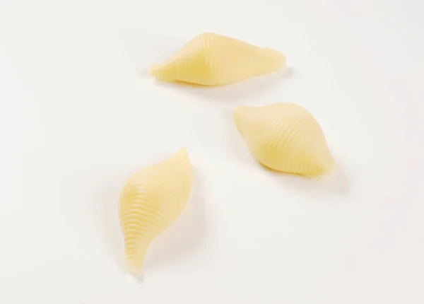 Drie pasta schelpen — Stockfoto