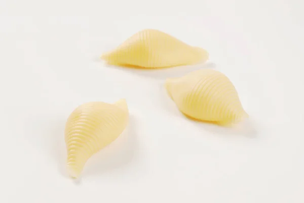 Drie pasta schelpen — Stockfoto