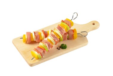 pişmemiş domuz eti şiş