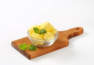 Taze tereyağı bukleler