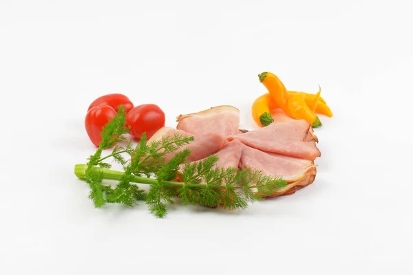 Tranches de jambon plié et légumes — Photo