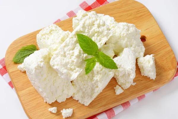 Crumbly white cheese — Stock Photo, Image