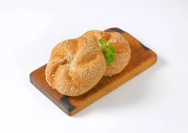 Pães de trigo inteiros — Fotografia de Stock