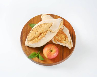 iki rustik ekmek rulo