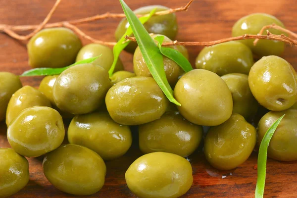 Heap of green olives — Stock Photo, Image