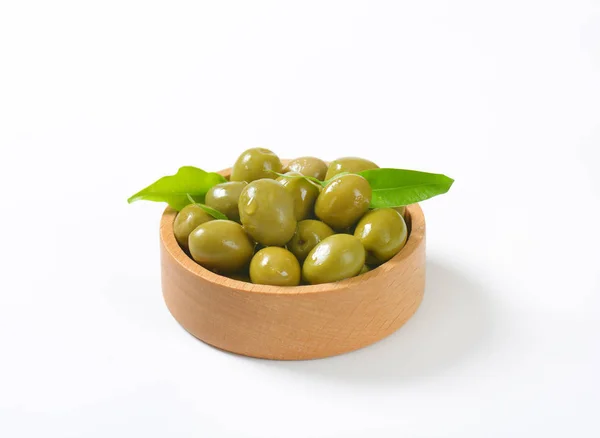 Miseczka oliwek zielonych — Zdjęcie stockowe