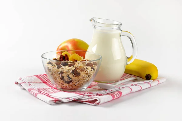 Fiocchi d'avena con latte e frutta — Foto Stock