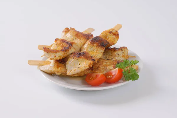 Grilled chicken skewers — Stock Photo, Image