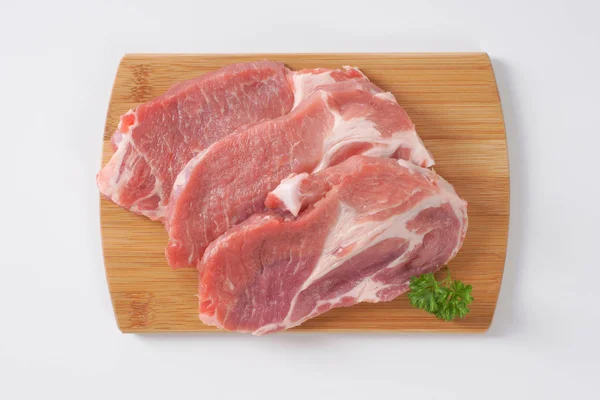 Rohe Schweinesteaks — Stockfoto