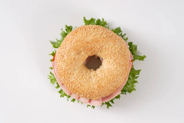 Bagel sandwich z szynką — Zdjęcie stockowe