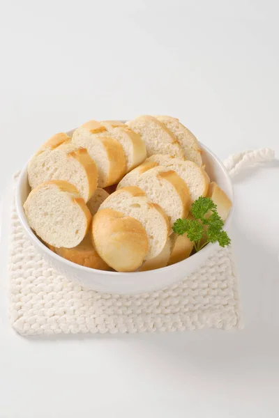 法国面包切成薄片 — 图库照片