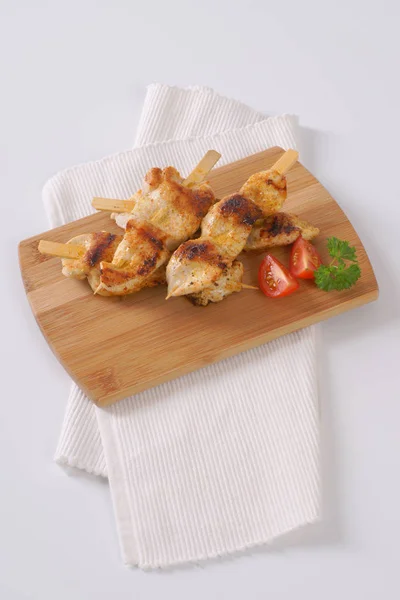 Brochetas de pollo a la plancha — Foto de Stock