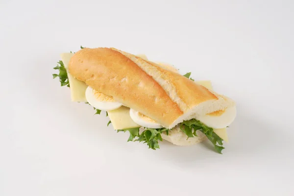 Sandwich mit Eiern und Käse — Stockfoto