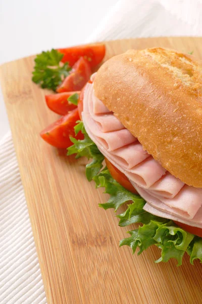 Sandwich frais au jambon — Photo