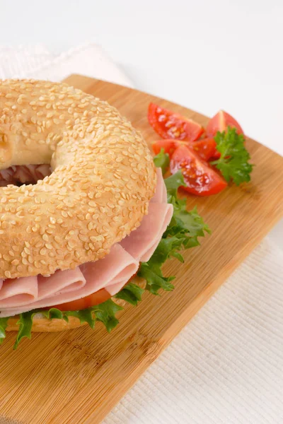 Bagel sandwich met ham — Stockfoto
