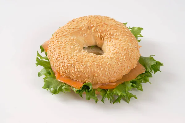 Bagel sandwich met zalm — Stockfoto