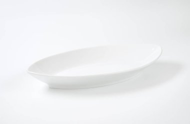 Beyaz oval tabak