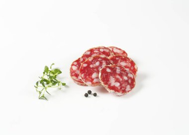 Fransız kuru tedavi sosis dilimleri