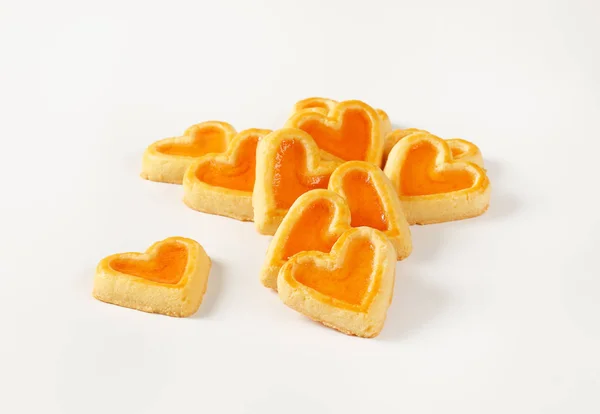 Heart-shaped cookies with jam — Stock Photo, Image