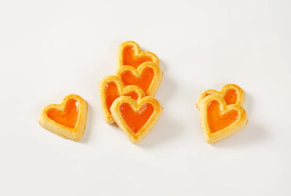 Cookies em forma de coração com geléia — Fotografia de Stock