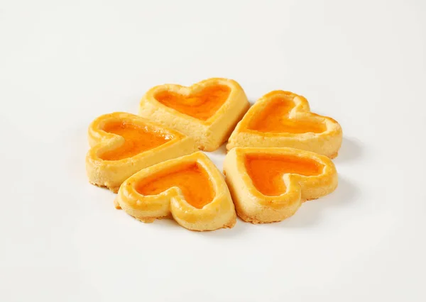 Cookies em forma de coração com geléia — Fotografia de Stock