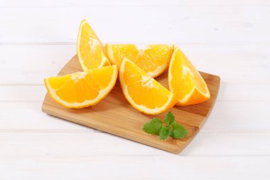 taze portakal dilimleri