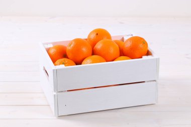 Taze portakal kutu