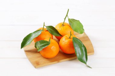 yaprakları taze mandalina