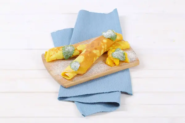 Crepes com laranjas frescas — Fotografia de Stock