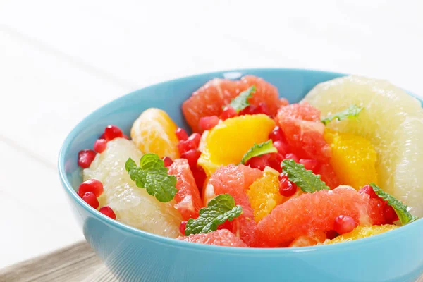 Citrus and pomegranate salad — Stock Photo, Image