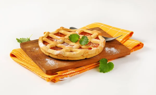 Lattice toppad frukt tart (crostata) — Stockfoto