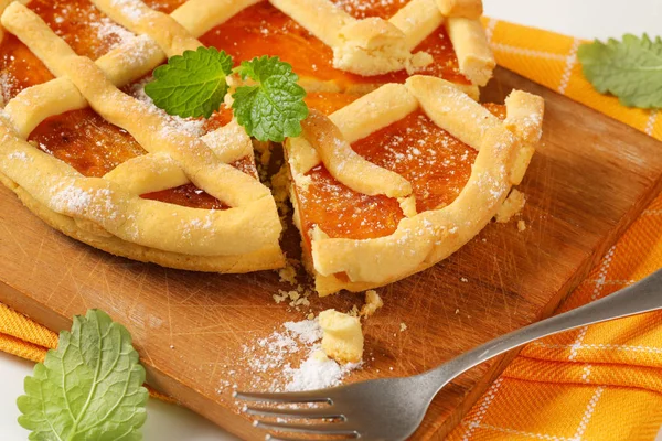 Kafes meyve tart (crostata tepesinde) — Stok fotoğraf