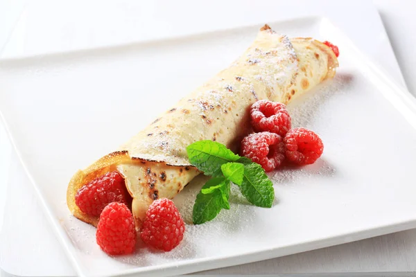 Crepe ripiena di lamponi — Foto Stock